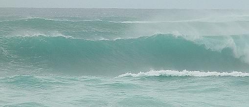 BIG SURF AT SUNSET BEACH. PHOTO BY CLAUDIA FERRARI.