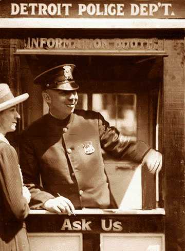 The first patrol cars had two-man teams and were assigned to booths with telephones throughout the city. One officer would remain at the booth near the car waiting for telephone orders while the other would patrol the area on foot. 