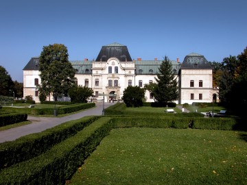 Humenn&eacute; Mansion (Monuments Board of the SR Archives, photo by Peter Fratri&#269;)