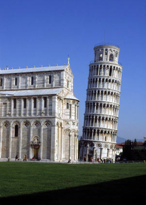 La Torre Pendente (The Leaning Tower)