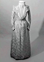 1900s mono-bosom style 