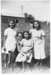 Mary and Elaine Hong of the Hop Sing store in Tenterfield with Eileen and Betty Wong when they arrived from China in 1945. (Private collection)