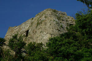 A loophole on castle wall